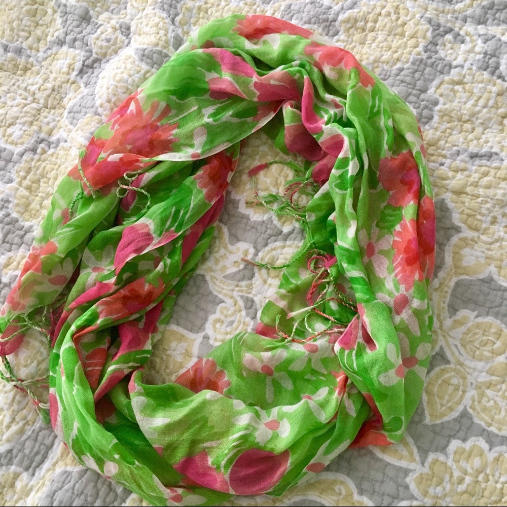 Lilly Pulitzer Murfee Scarf in Everything Nice